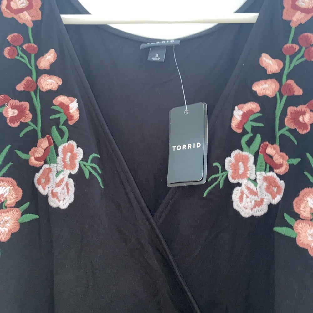 Torrid Black Maxi Dress Floral Cold Shoulder Sleeve Size 3 Black Embroidered - Picture 6 of 8